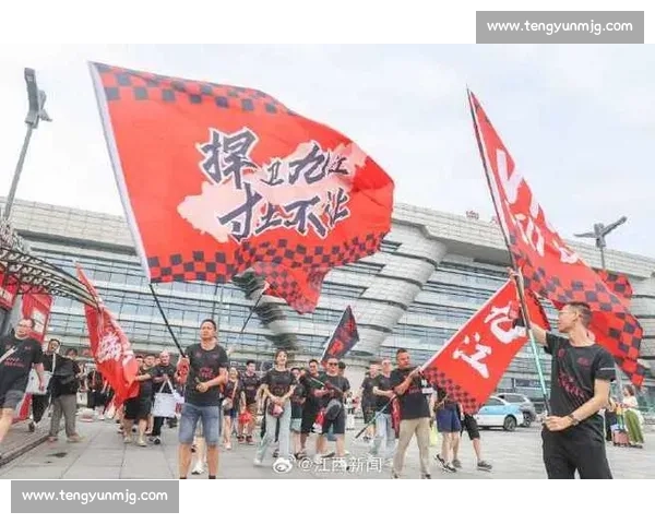 阳光少年探秘亚泰足球基地:张笑飞亲授职业训练课 沉浸式感受足球文化 阳光少年探秘亚泰足球基地:张笑飞亲授职业训练课 沉浸式感受足球文化